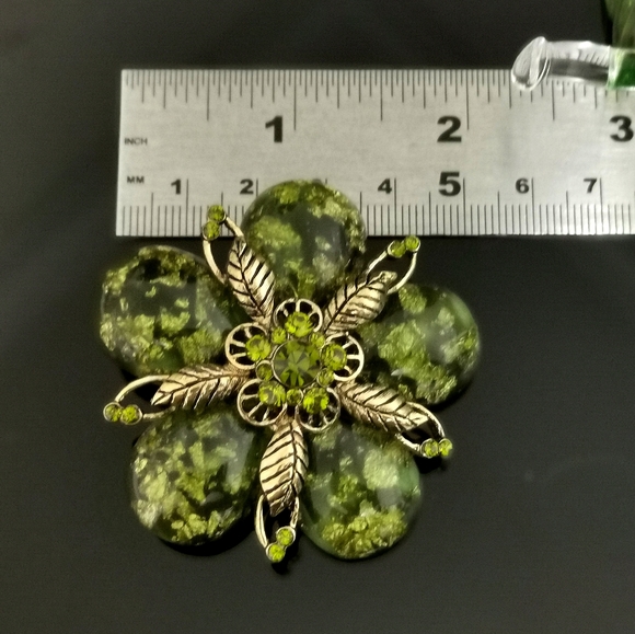 Vintage Joan Rivers Flower Rhinestones Pin Lucite Gold Confetti Flecks Brooch - Picture 5 of 8